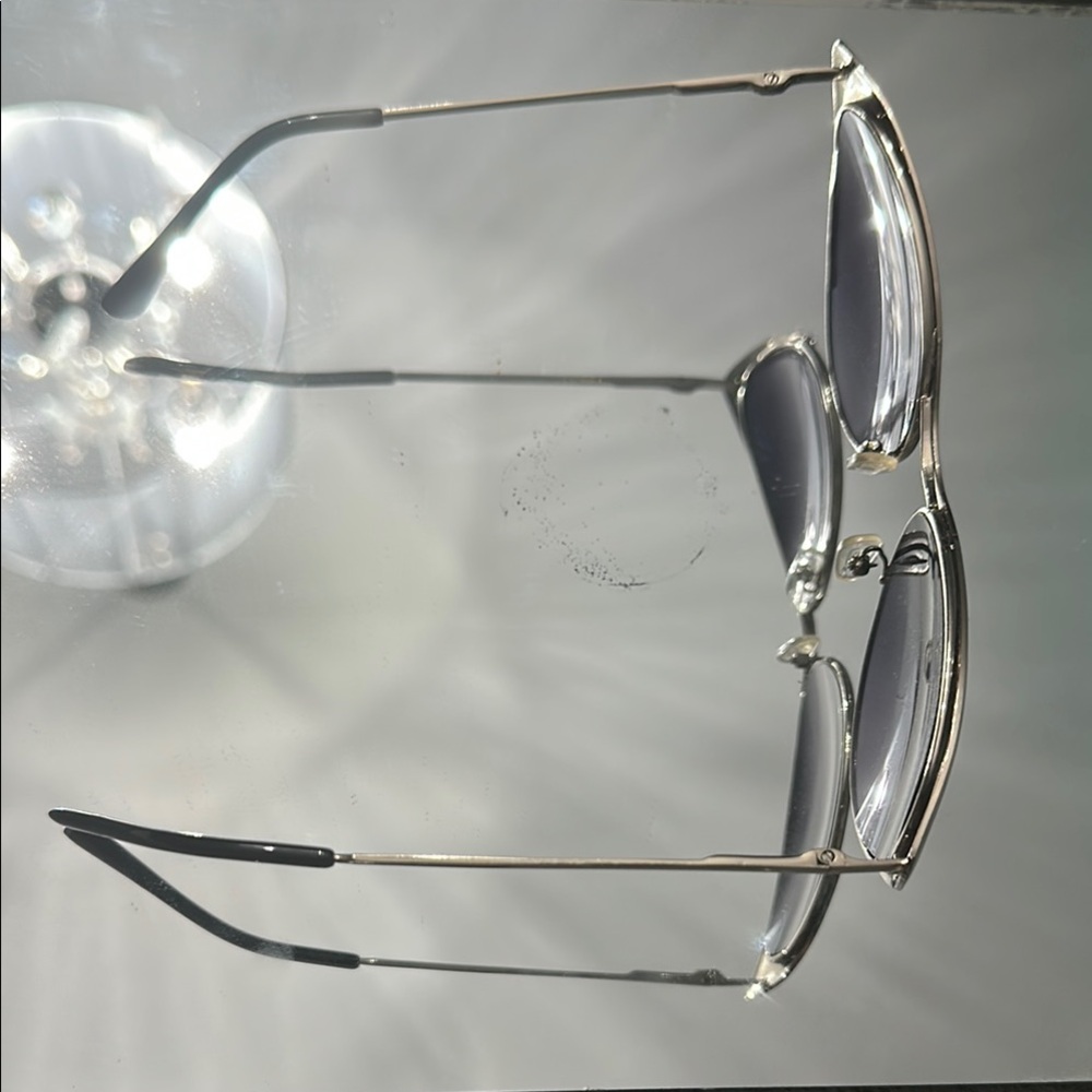 Stylish Chrome Cat-Eye Sunglasses - Picture 5 of 5